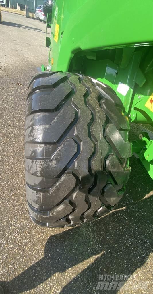 John Deere V461M 圓型牧草打包機