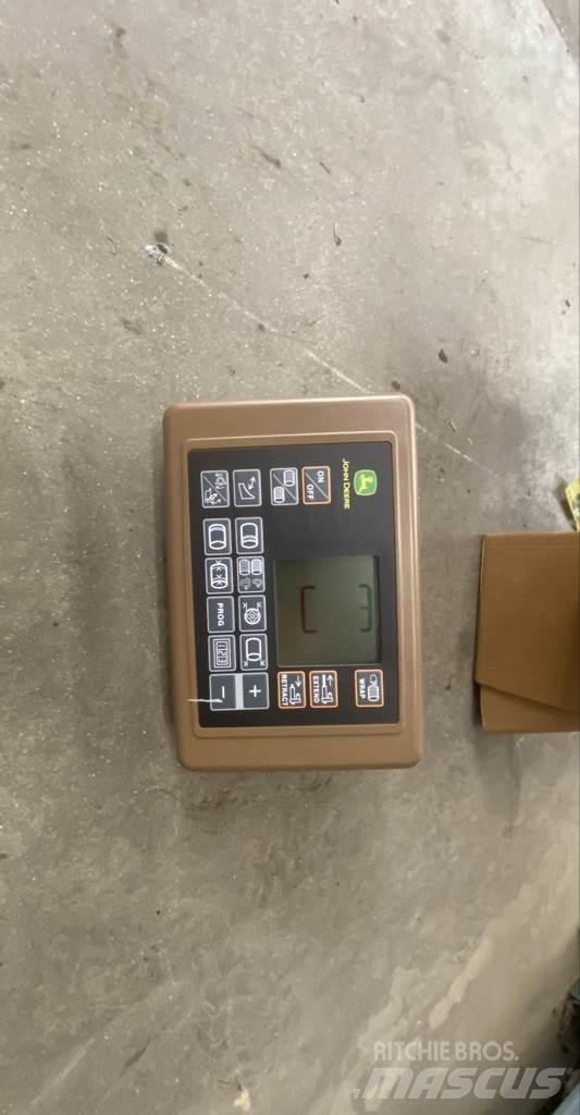 John Deere V461M 圓型牧草打包機
