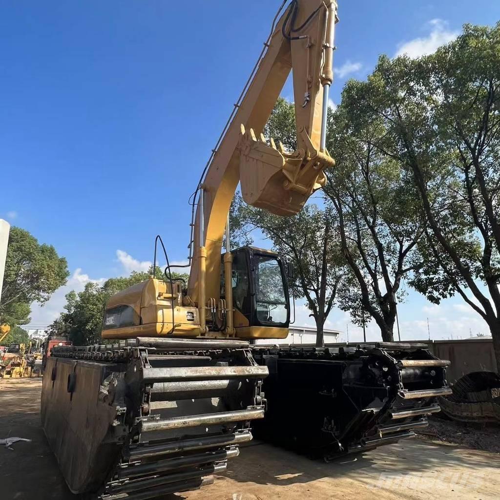 CAT 320 C 水陸兩用挖掘機