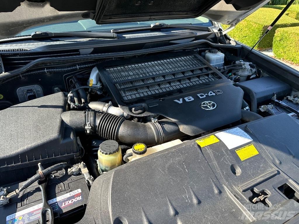 Toyota Landcruiser 越野車