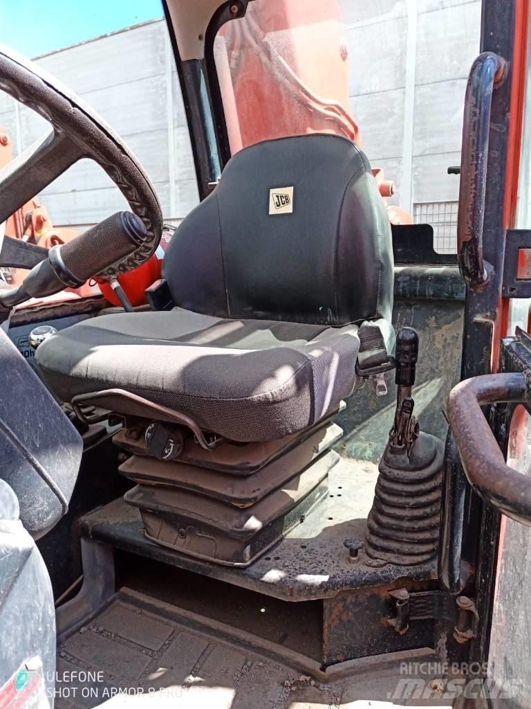 JCB 535-125 伸縮臂操作車