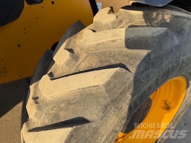JCB 540-180 伸縮臂操作車