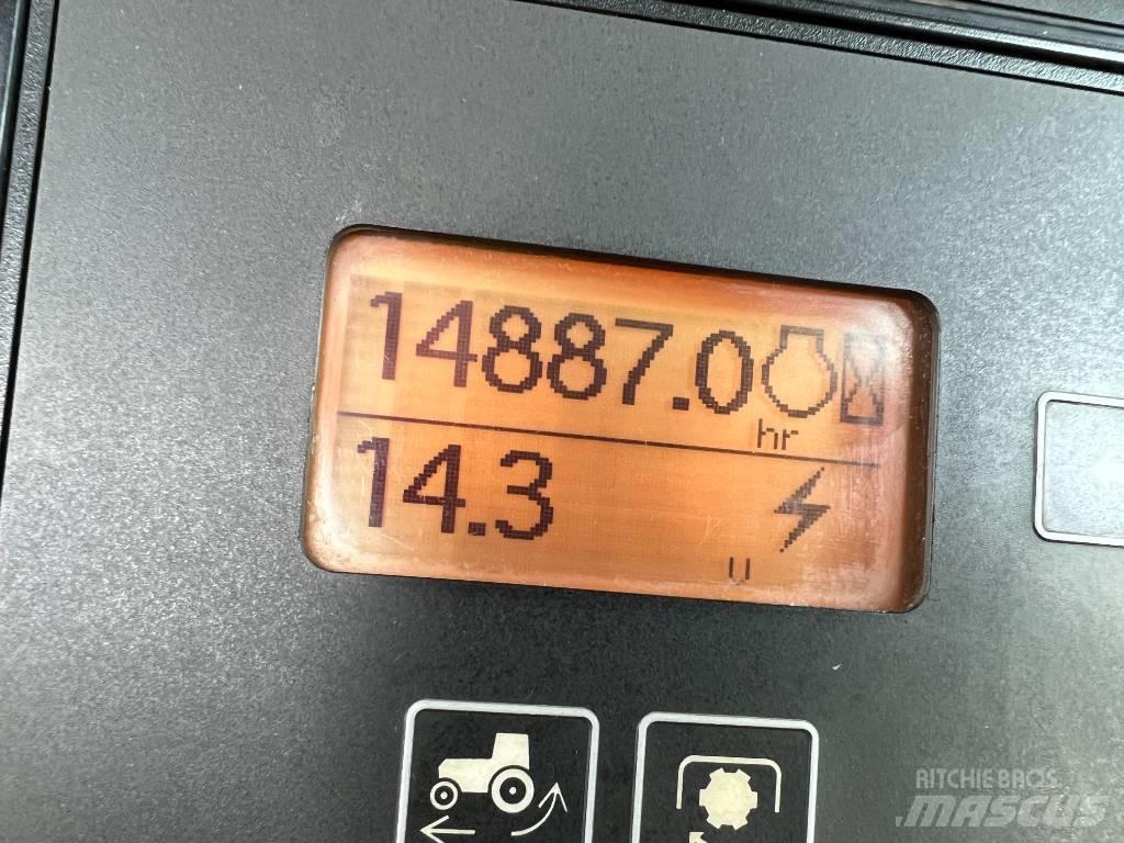 John Deere 8230 曳引機