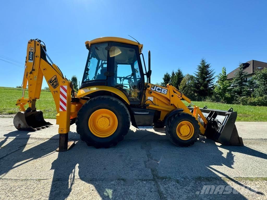 JCB 3CX 反鏟裝載機