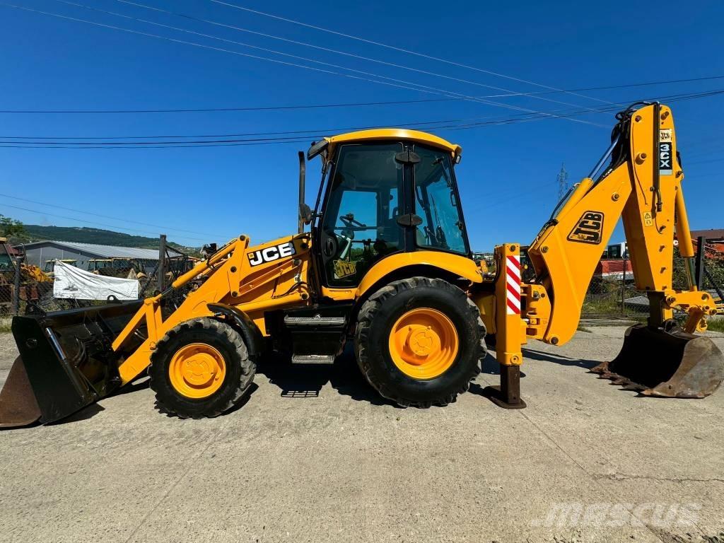JCB 3CX 反鏟裝載機