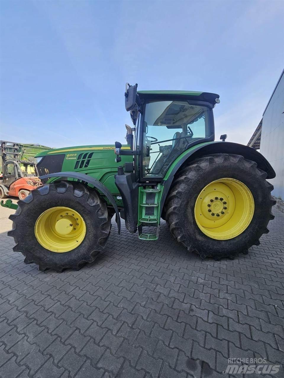 John Deere 6210R 曳引機