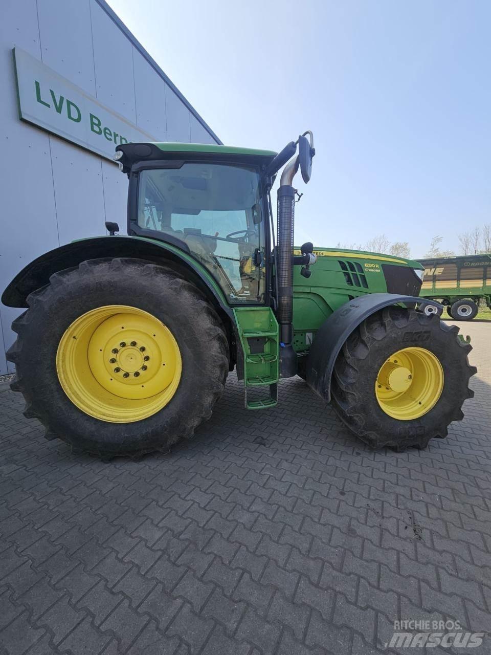 John Deere 6210R 曳引機