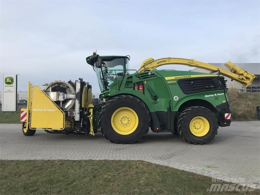 John Deere 9800 自走式飼料採集機