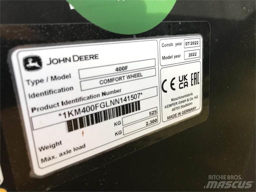 John Deere 9800 自走式飼料採集機