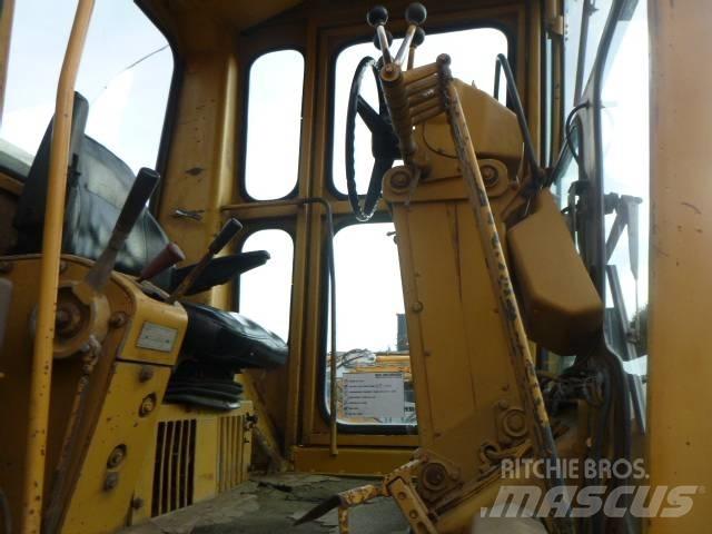 CAT 120 G 平土機