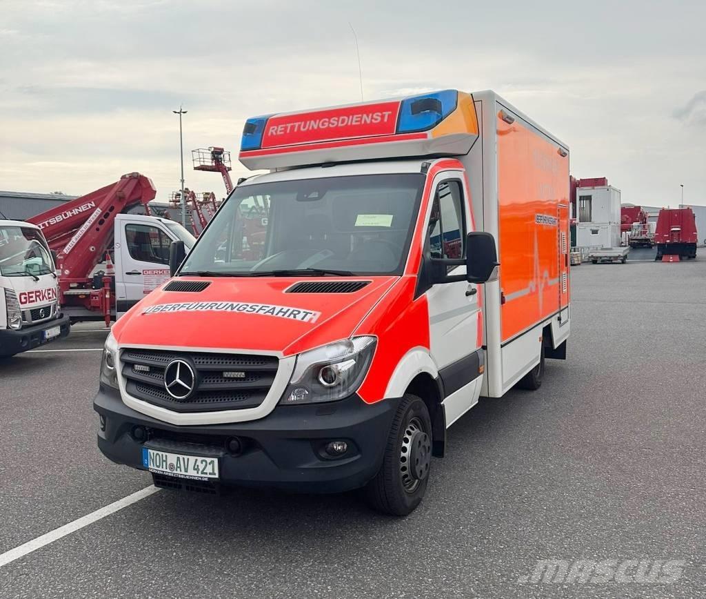 Mercedes-Benz 1032 救護車