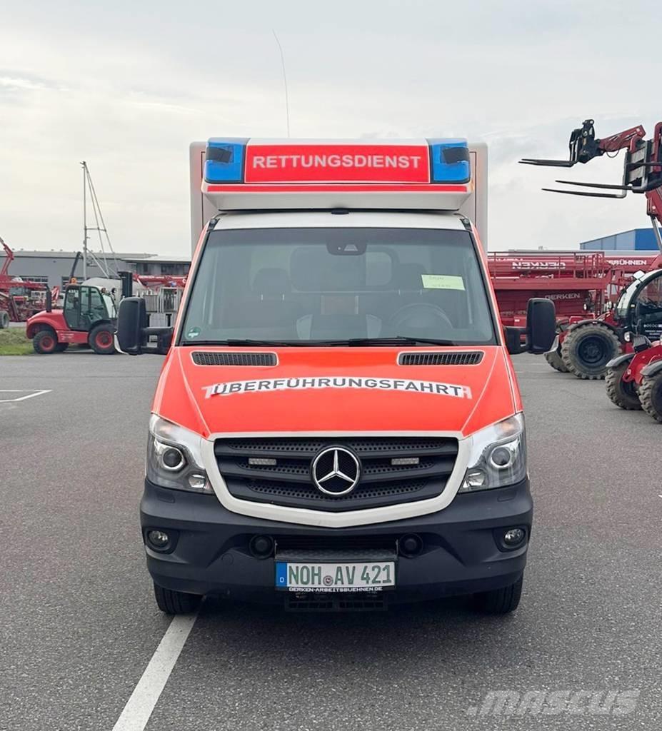 Mercedes-Benz 1032 救護車