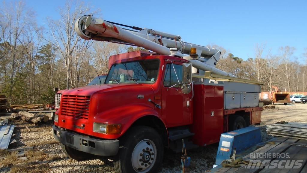 International 4700 卡車裝載高空作業車