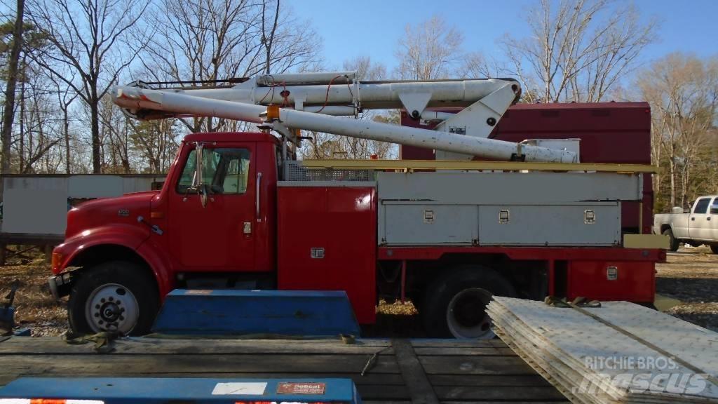 International 4700 卡車裝載高空作業車