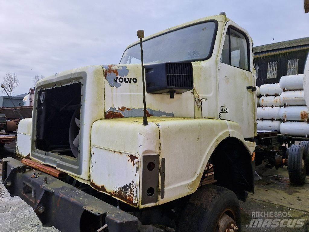 Volvo N10 6x6 商用底盤車