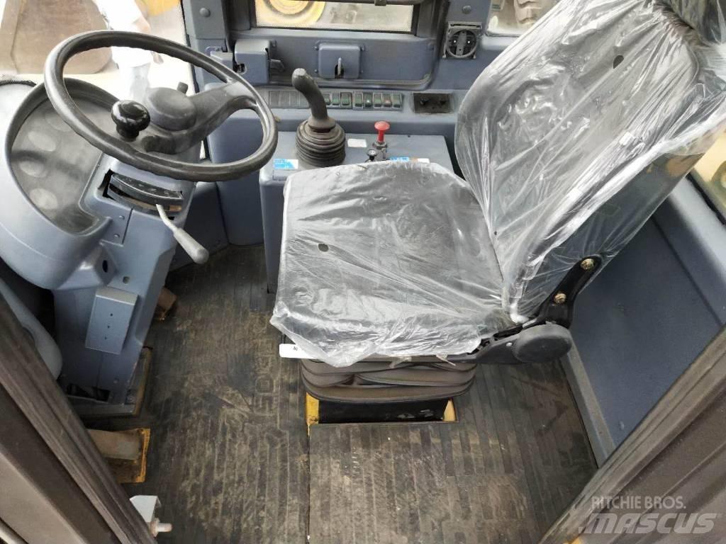 SDLG L 956 輪胎式裝載機