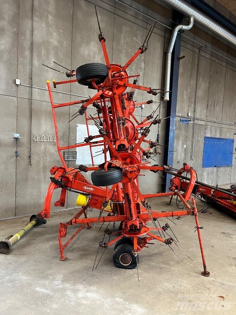 Kuhn 8501 MH 耙與翻草機