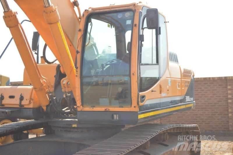 Hyundai 300LC 小型挖土機/掘鑿機<7t(小型挖掘機)