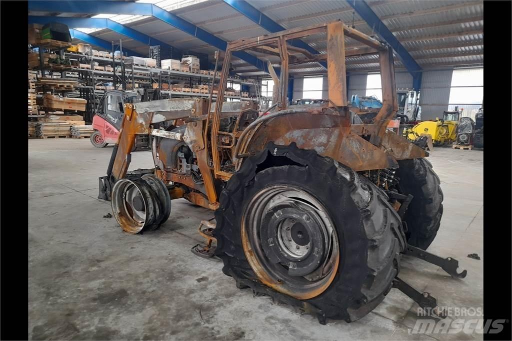 Valtra N121 曳引機