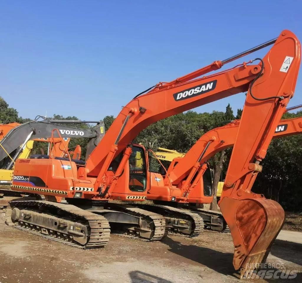 Doosan DH 220 履帶式 挖土機/掘鑿機/挖掘機