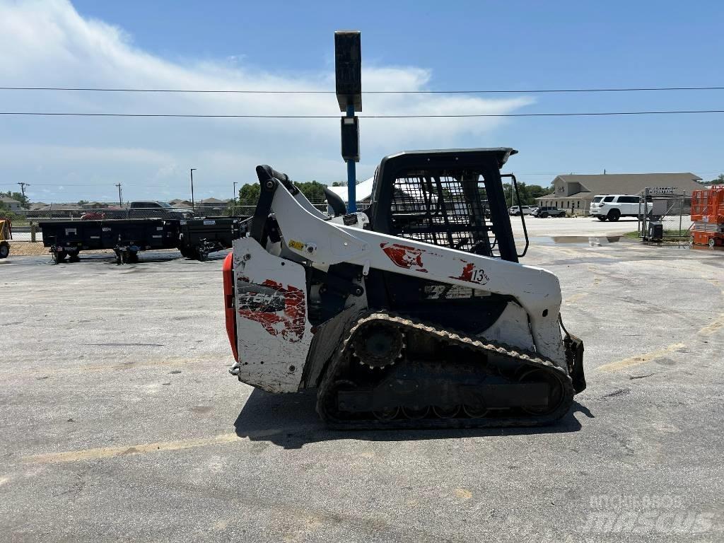 Bobcat T64 滑移轉向裝載機