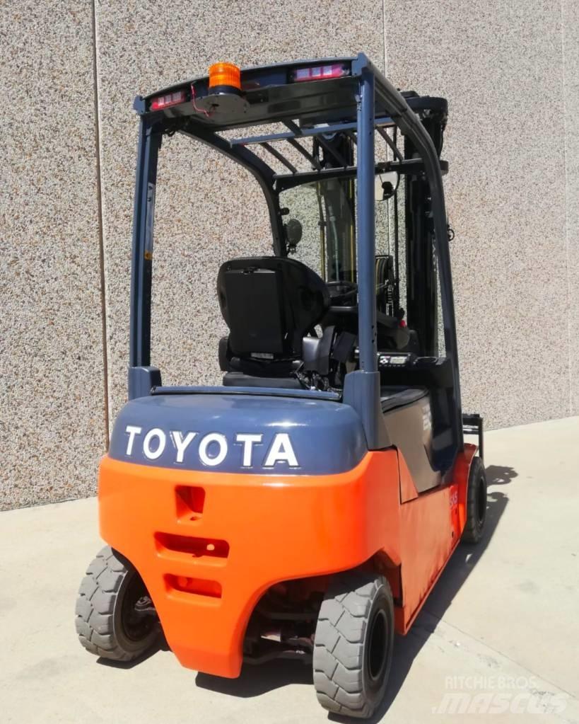 Toyota 8FBM20T 電動堆高機