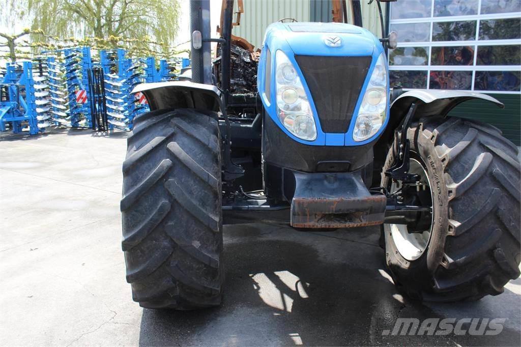 New Holland T7030 曳引機