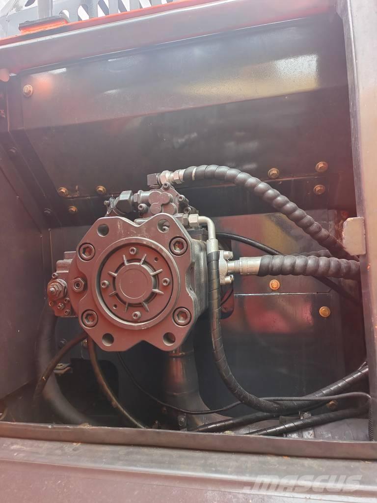 Doosan DX 300 LC 履帶式 挖土機/掘鑿機/挖掘機