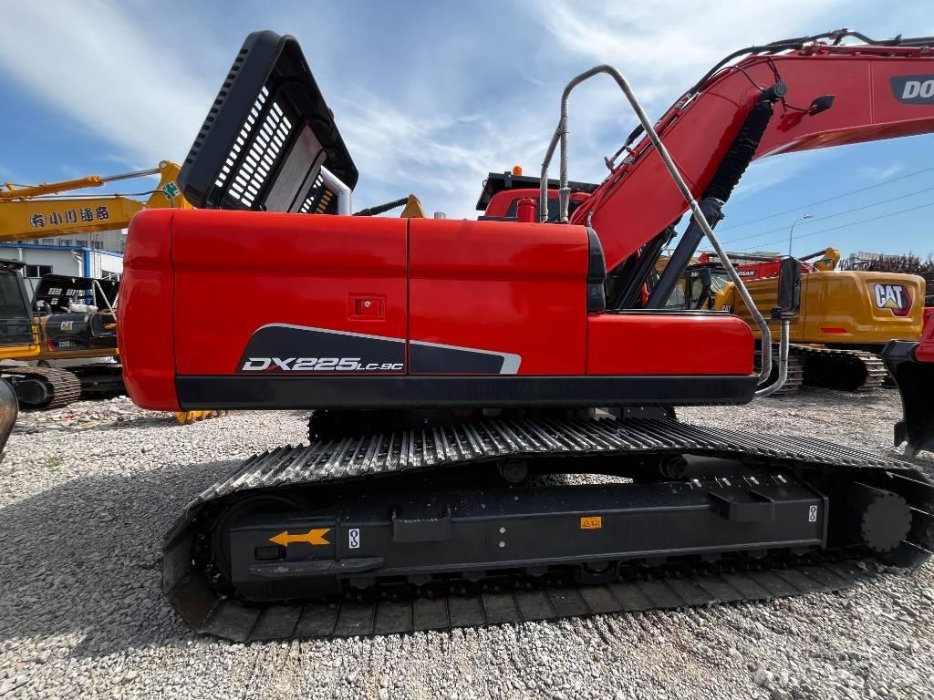 Doosan DX 225 履帶式 挖土機/掘鑿機/挖掘機