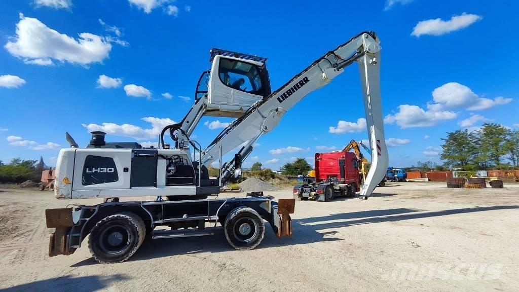 Liebherr LH 30 M 廢棄物/工業用操作車