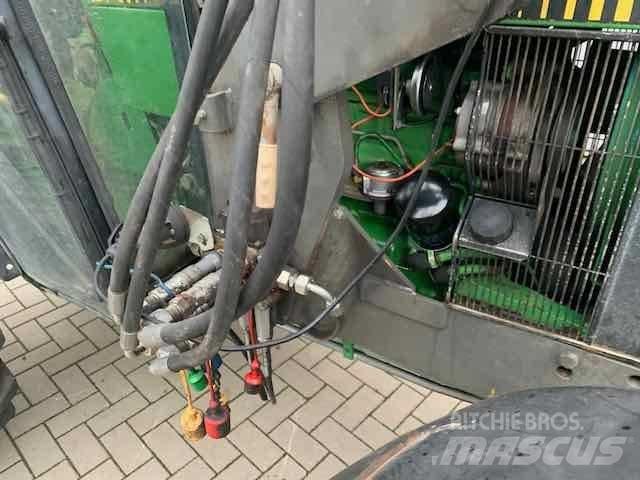 John Deere 2450 曳引機
