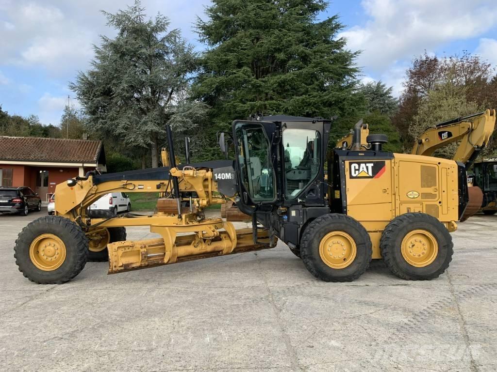 CAT 140 M 3 平土機