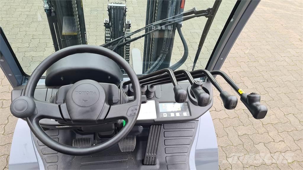Toyota 02-8FGF25 液化石油氣LPG卡車
