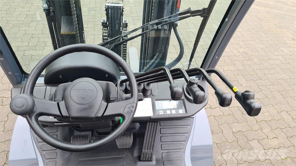 Toyota 02-8FGF25 液化石油氣LPG卡車