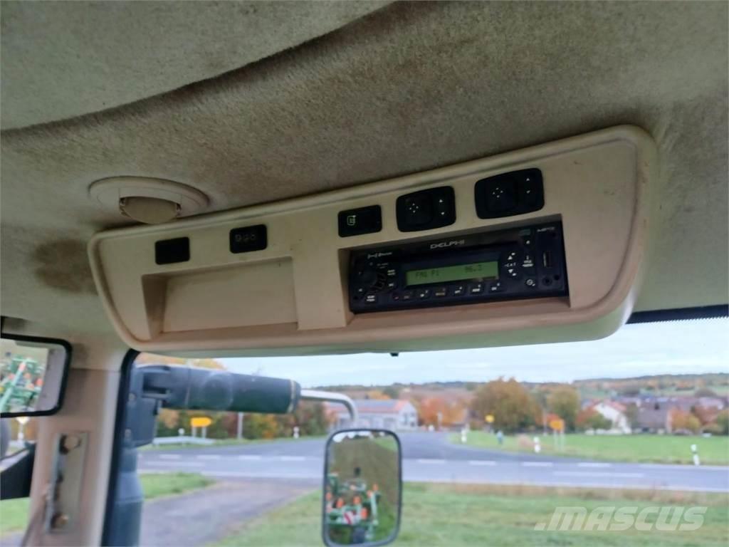 John Deere 8335R 曳引機