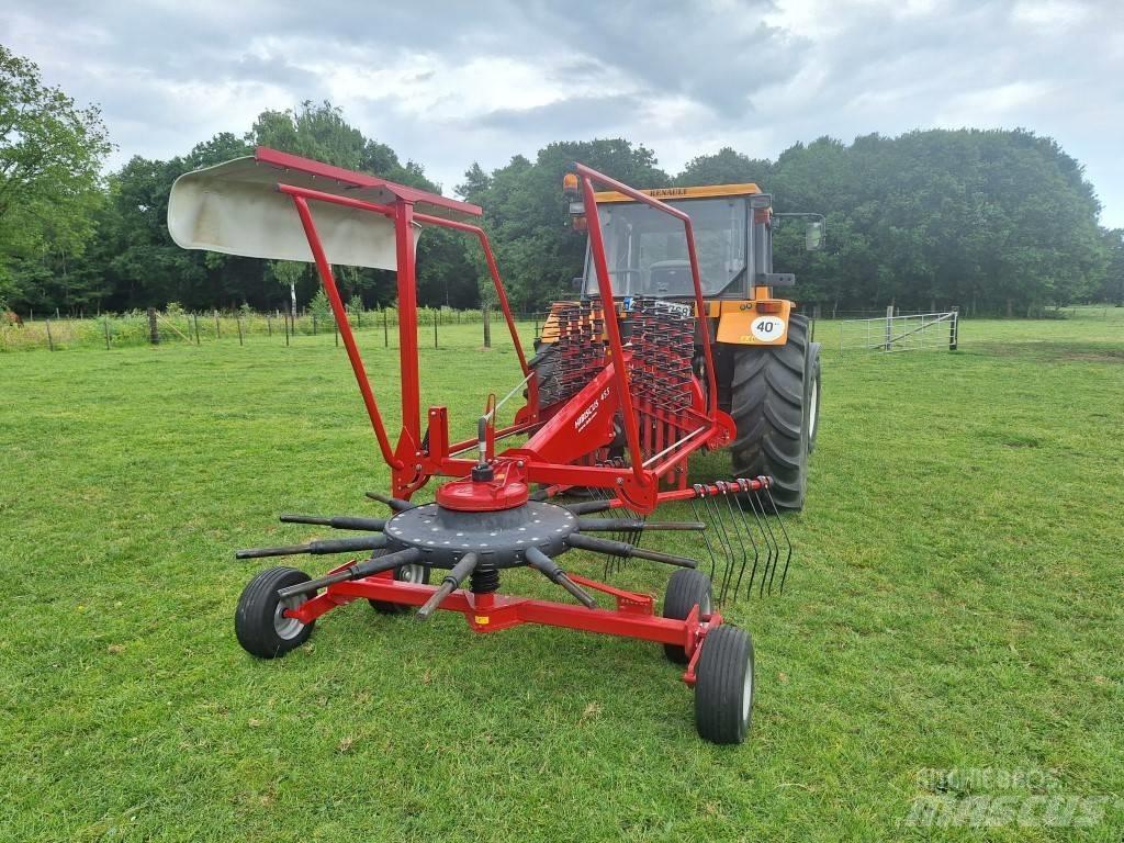 Lely Hibiscus 455 堆草機