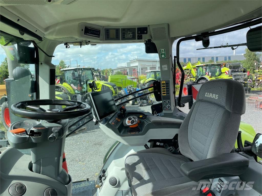 CLAAS Axion 810 CM 曳引機