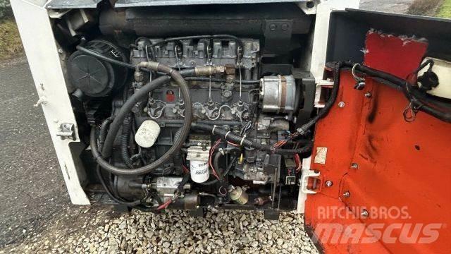 Bobcat 873 滑移轉向裝載機