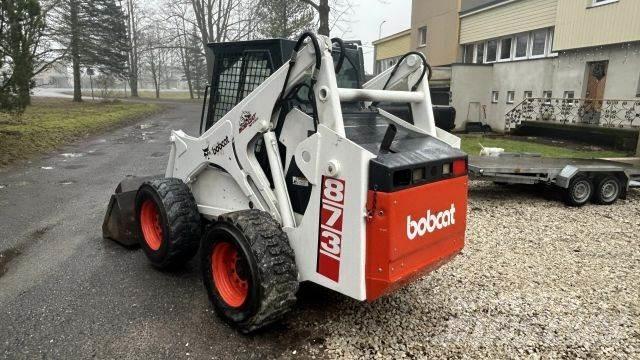 Bobcat 873 滑移轉向裝載機