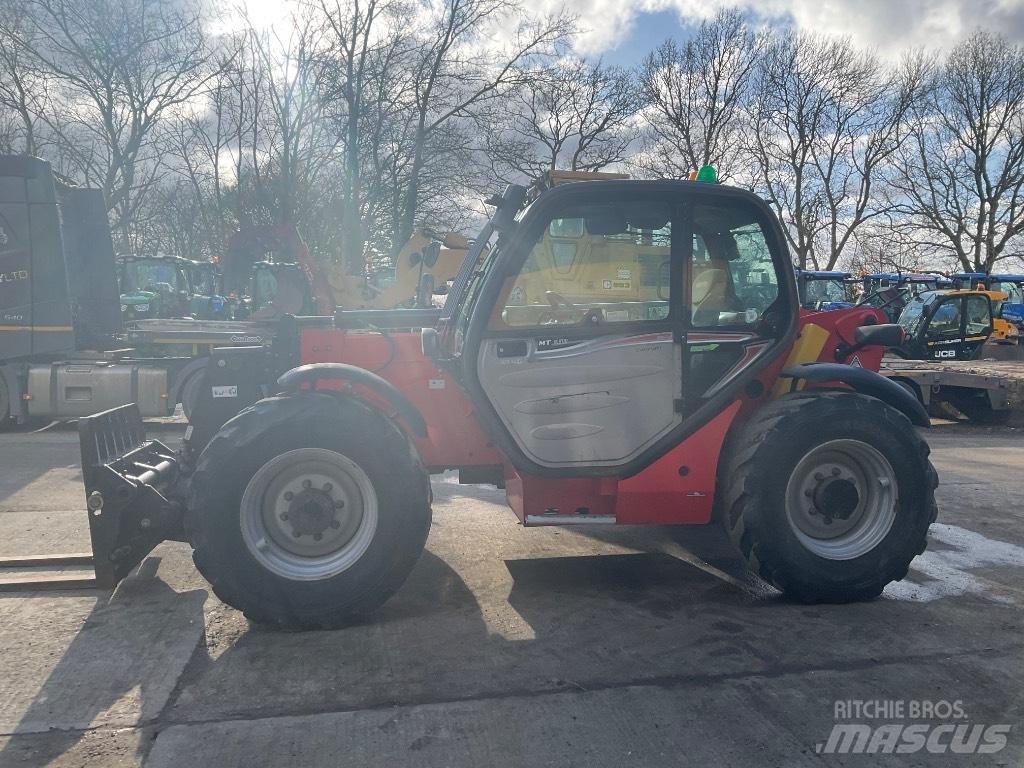 Manitou MT 932 伸縮臂操作車
