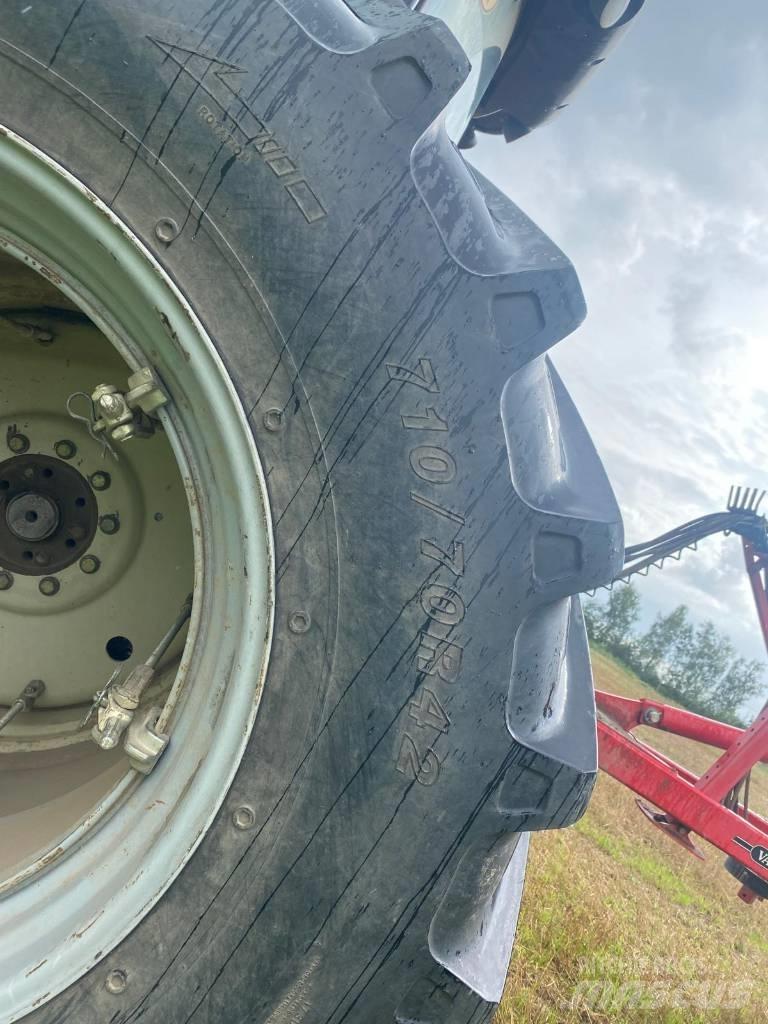 Versatile 310 曳引機