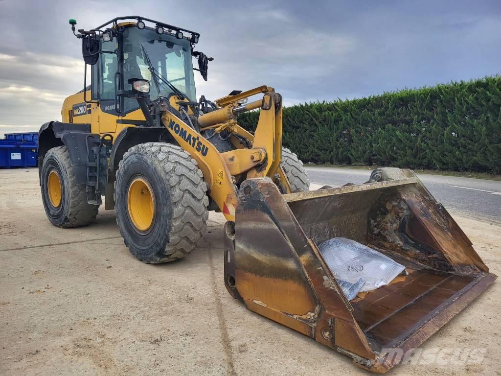 Komatsu WA200-8 輪胎式裝載機