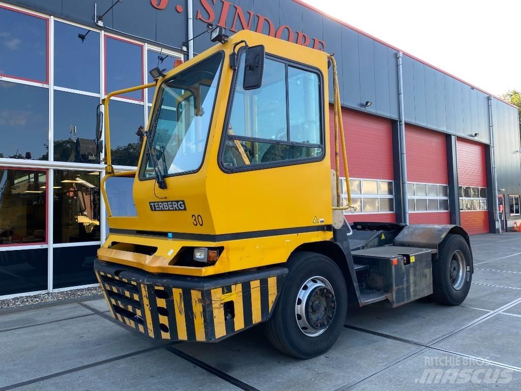 Terberg YT 222 終端式曳引機