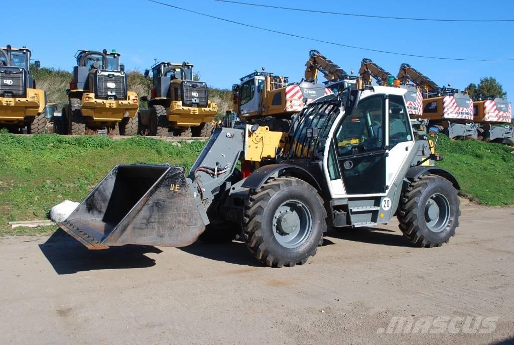 Liebherr T 55-7s 伸縮臂操作車