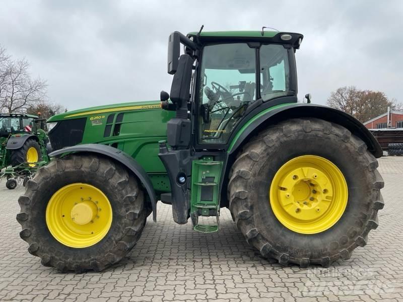 John Deere 6250R 曳引機