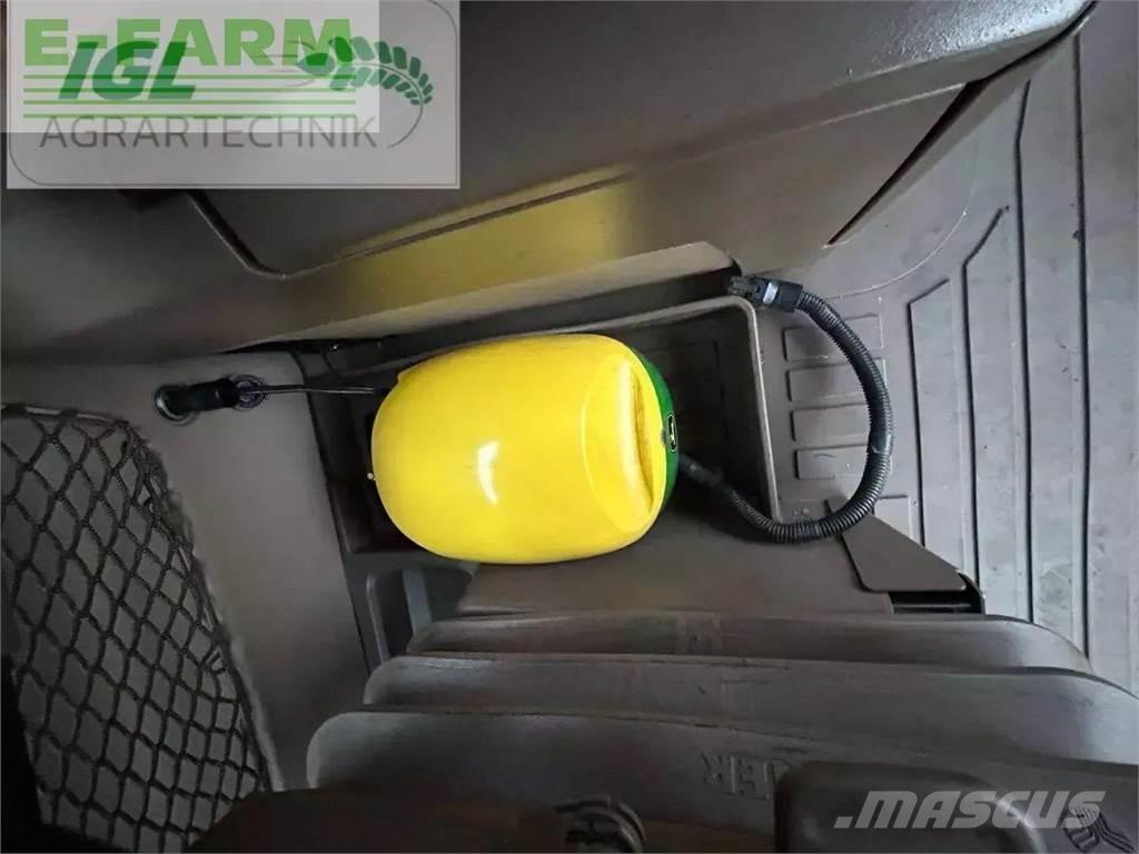 John Deere 9500i 自走式飼料採集機