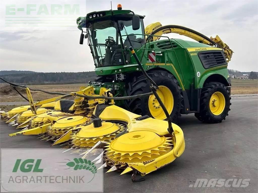 John Deere 9500i 自走式飼料採集機