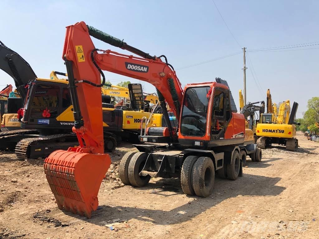 Doosan DX150W 旋轉式挖土機/掘鑿機/挖掘機