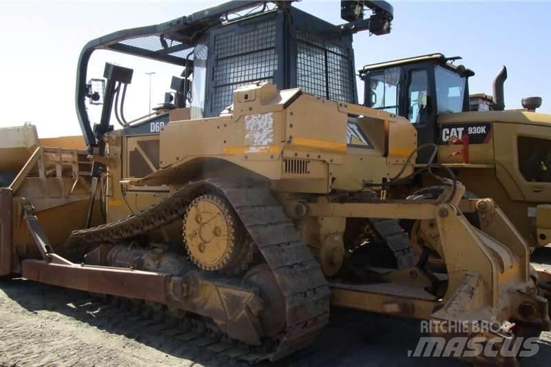 CAT D6R2 履帶推土機