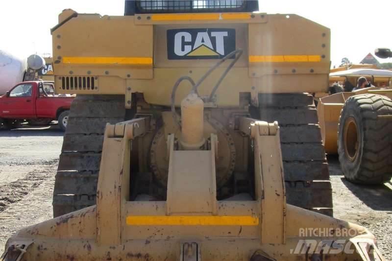 CAT D6R2 履帶推土機